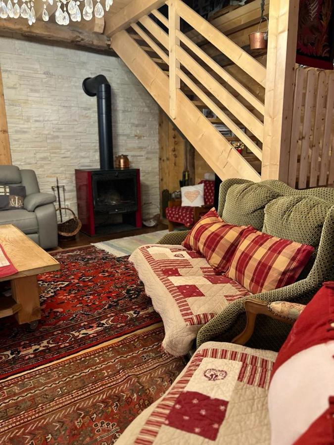 Ferme Savoyarde Renovee 2 Chambres لي كارو داراش المظهر الخارجي الصورة