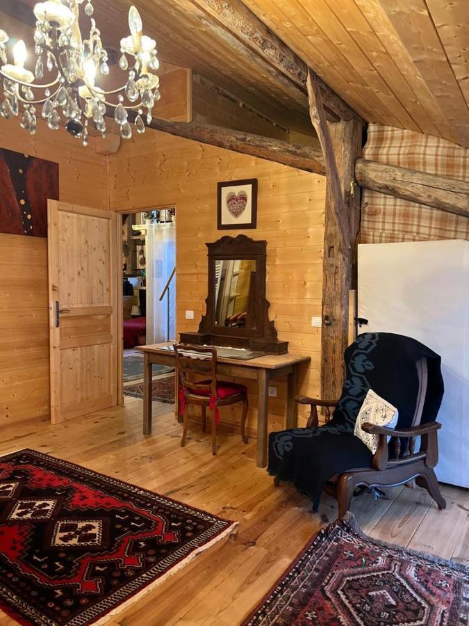 Ferme Savoyarde Renovee 2 Chambres لي كارو داراش المظهر الخارجي الصورة