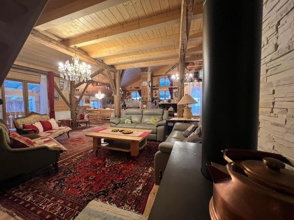 Ferme Savoyarde Renovee 2 Chambres لي كارو داراش المظهر الخارجي الصورة